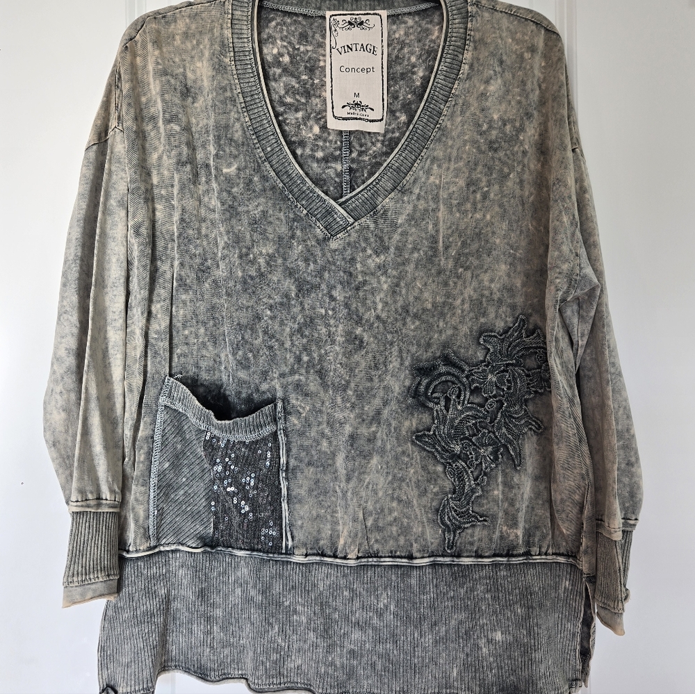Vintage Concept Gray V-Neck Sweater Size Medium - Picture 3 of 8